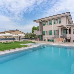 -free Pool And Parking- Garda House , Castelnuovo del Garda Italië